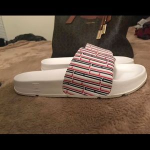 Fila Slides
